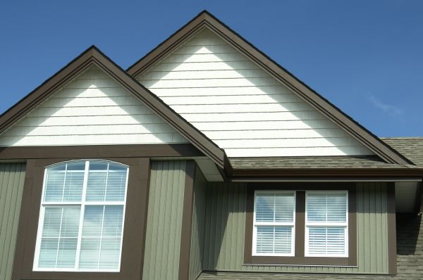 Vertical Vinyl Siding Repair in Sugar Land